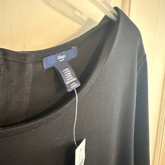 | GAP Factory | Black Pleated Dress - Picture 4 of 7